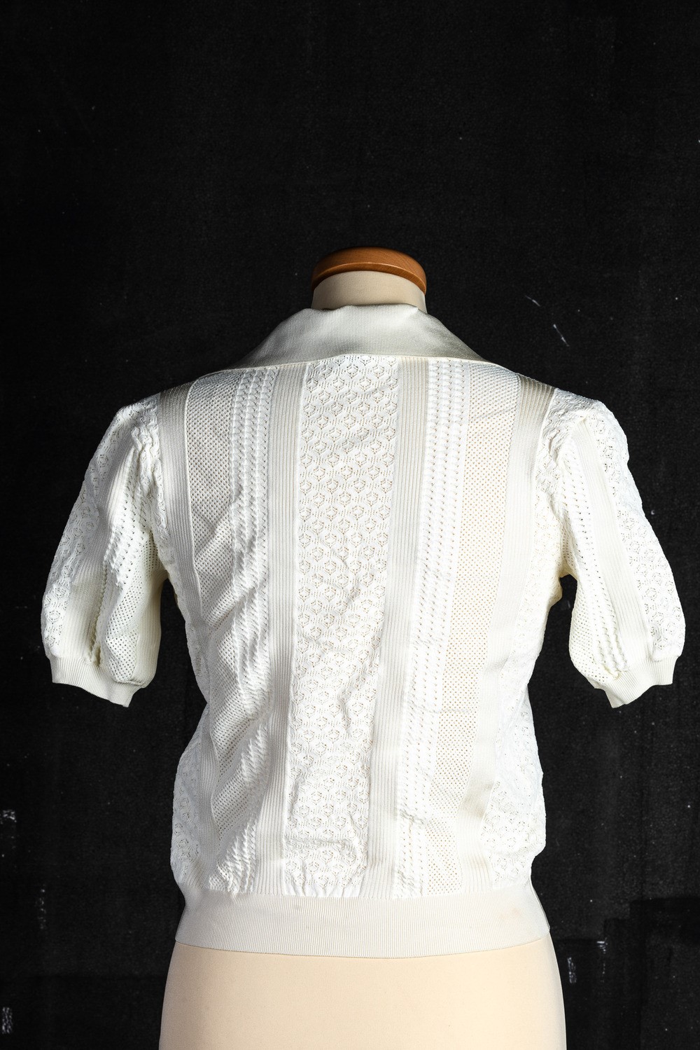 Louis Vuitton Lotto di 4 Capi: Maglioncino Bianco a Mezza Manica- Codice Identificativo N. Rw182w...