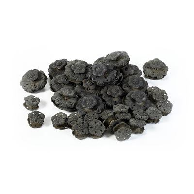 Insieme di 18 Guarnizioni Grandi e 18 Guarnizioni Piccole in Bronzo a Foggia di Fiore, XIX-XX Sec...