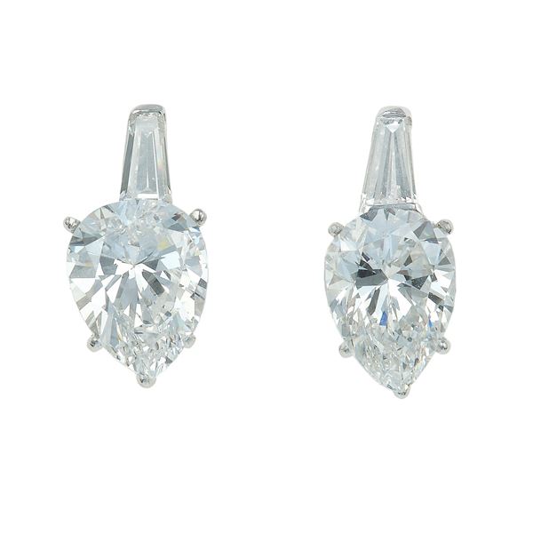 Pair of drop cut diamond and platinum earrings. Drop cut diamonds weighing 1.89 carats and 2.12 carats, color D. Gemmological Report R.A.G. Torino n. D24008mn