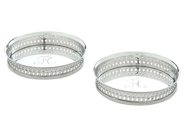 Coppia di sottobottiglia. Genova, marchio della "Torretta" per l'anno (1)823