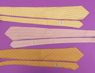 Hermes Lotto di 3 Cravatte in Seta, Difetti
