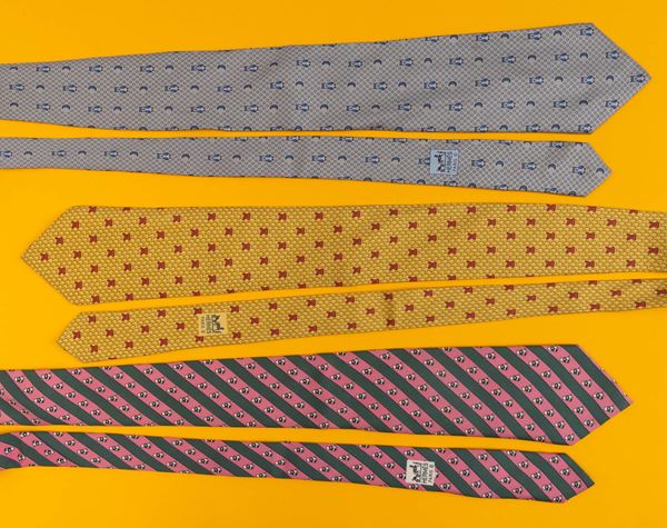 Hermes Lotto di 3 cravatte in seta, difetti