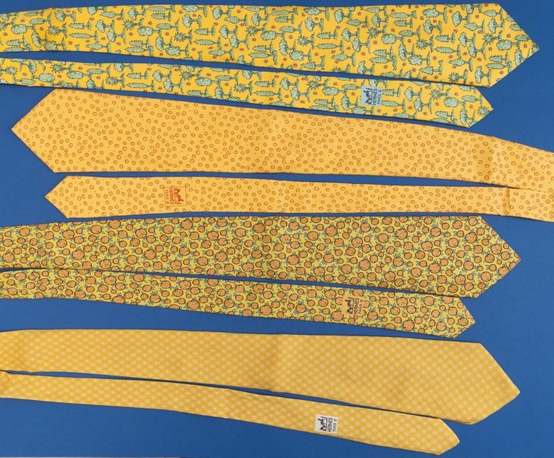 Hermes Lotto di 4 cravatte in seta, difetti  - Asta Fashion Vintage - Cambi Casa d'Aste