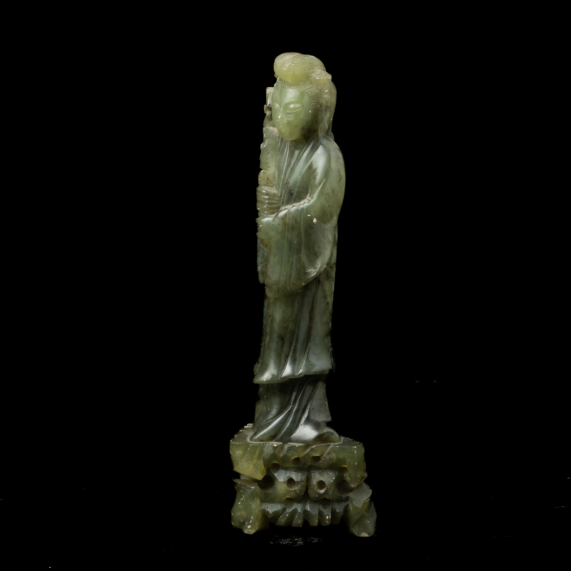 Figura di Saggio in Giada Verde Spinacio, Cina, Dinastia Qing, XIX Secolo