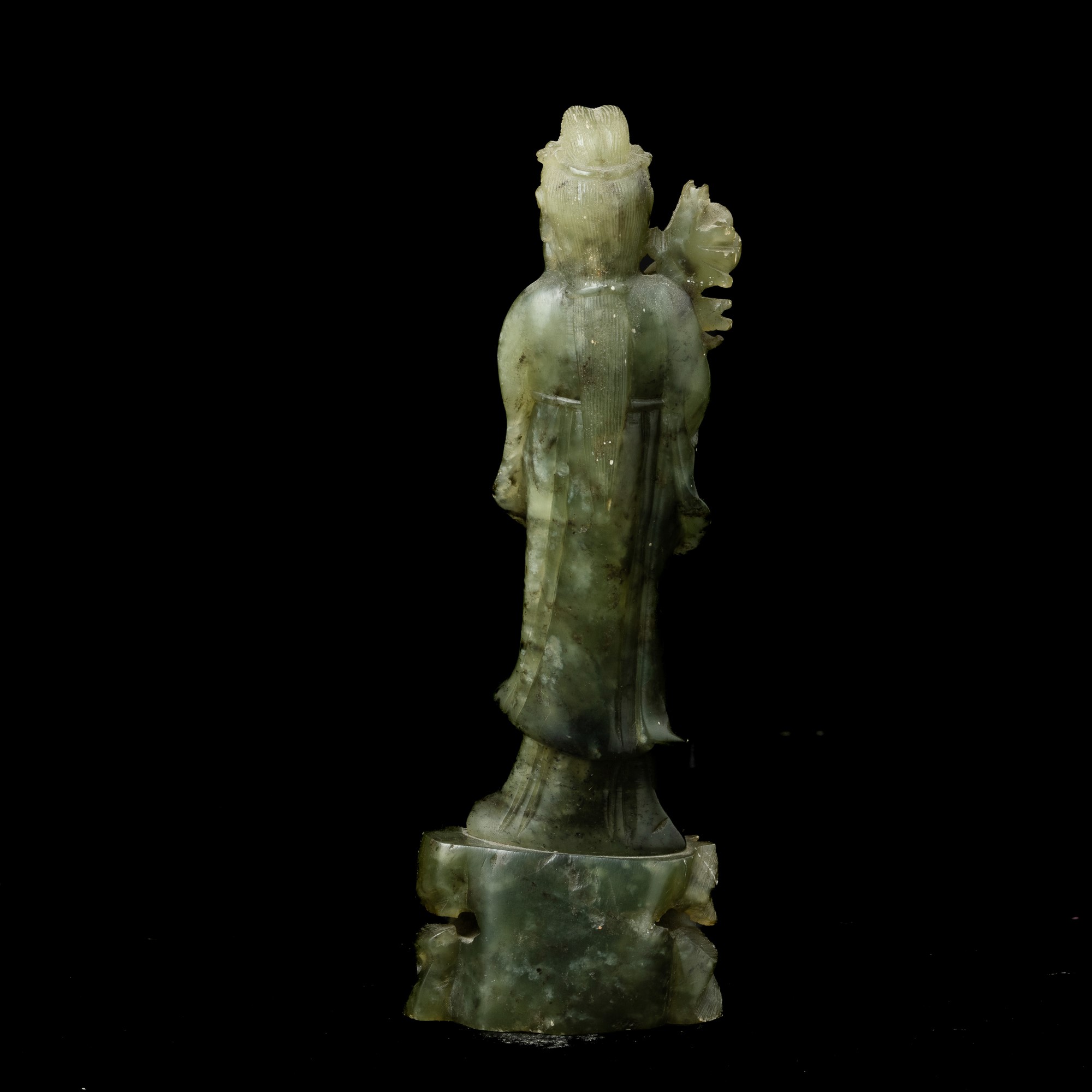 Figura di Saggio in Giada Verde Spinacio, Cina, Dinastia Qing, XIX Secolo