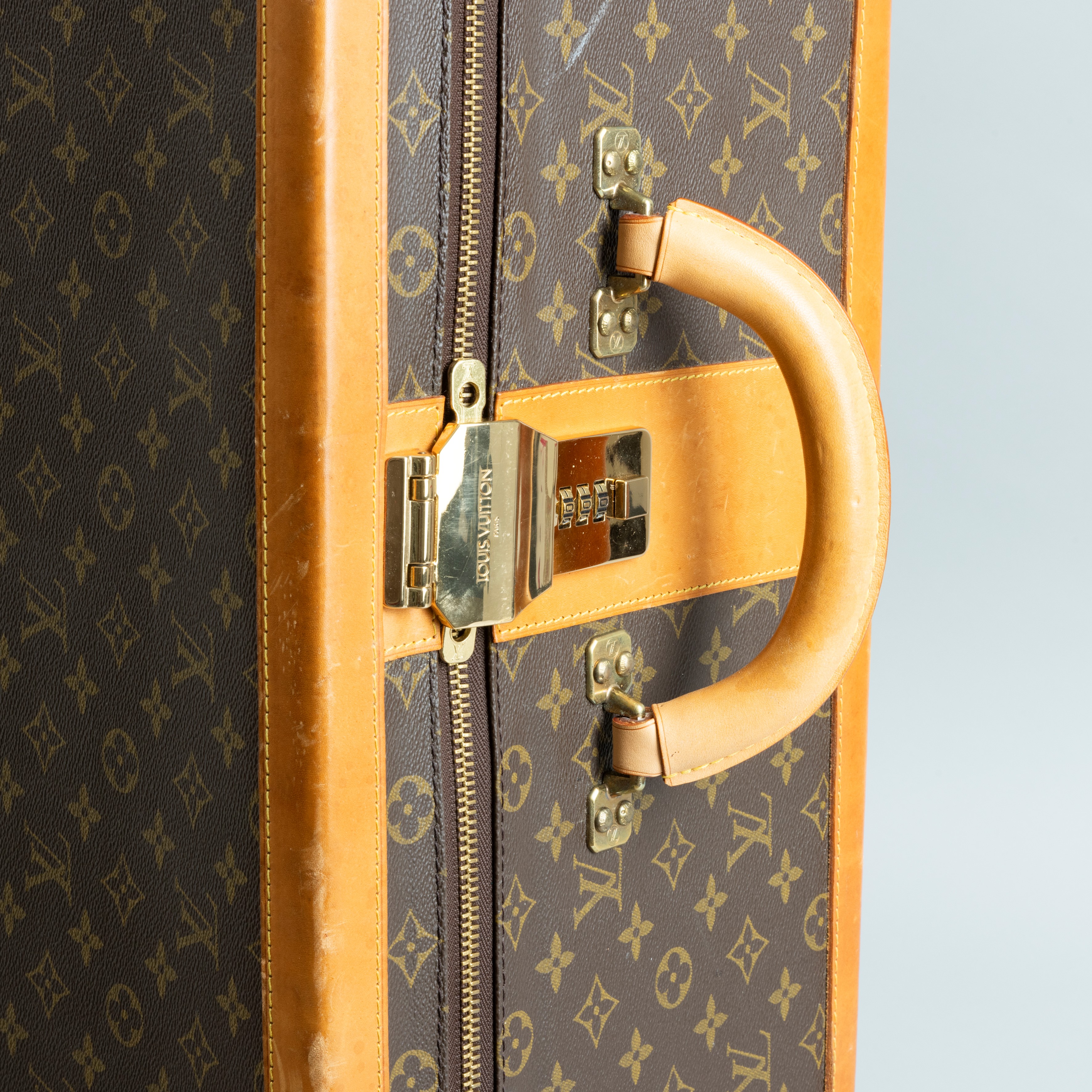 Louis Vintage Lotto di Due Valige Rigide, Piccola 50x40x20 CM, una Macchie All'interno, Rottura V...