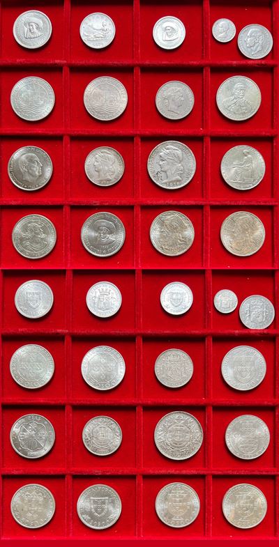 Portogallo e Spagna. Lotto di Diciassette Monete.