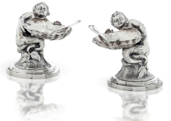 Coppia di saliere con cucchiaini. Argenteria italiana del XX secolo