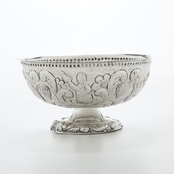 Centrotavola. Argenteria italiana del XX secolo, apparentemente privo di punzonatura