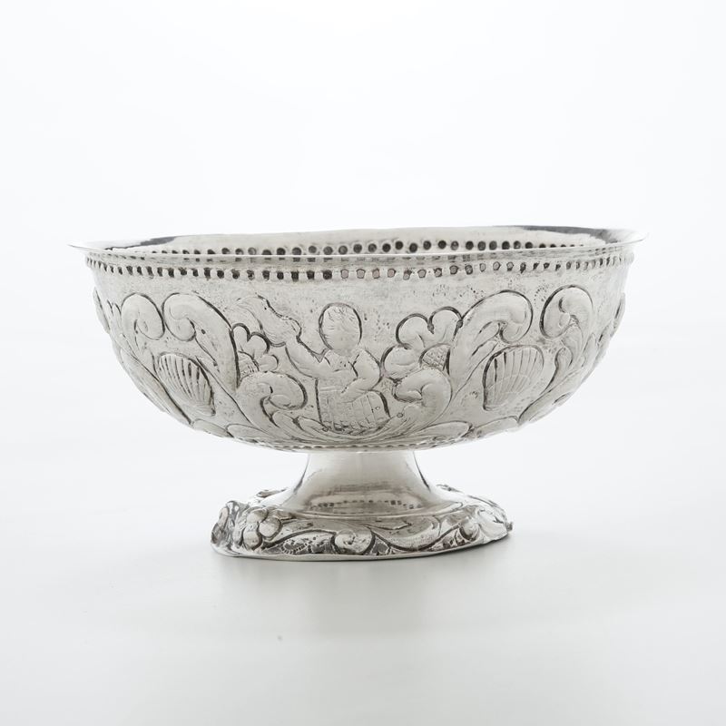 Centrotavola. Argenteria italiana del XX secolo, apparentemente privo di punzonatura  - Auction Silverware - Cambi Casa d'Aste