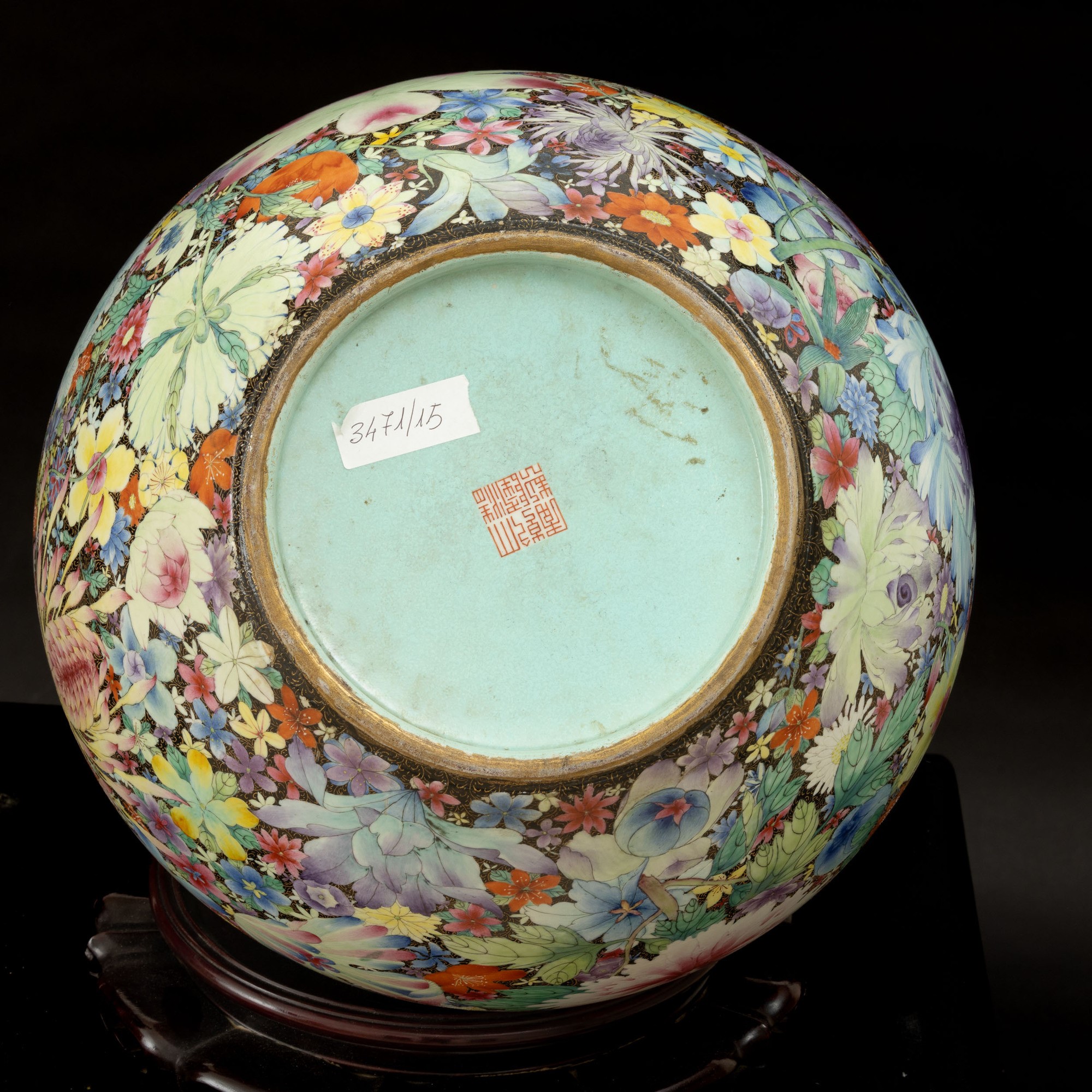 Grande Vaso Tianqiuping Famiglia Nera in Porcellana con Decoro Millefleures, Cina, Dinastia Qing,...