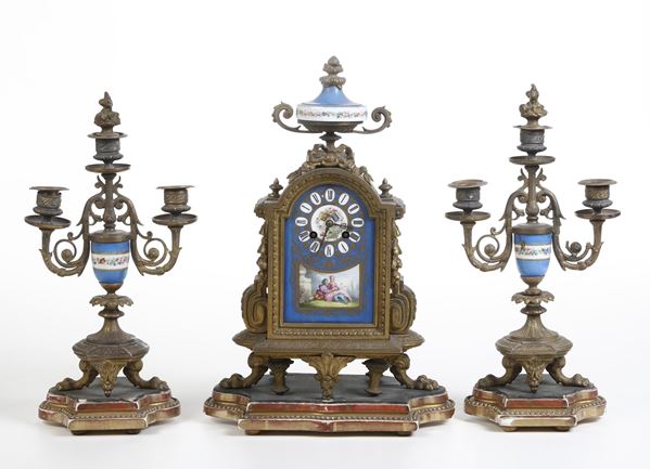 Trittico da camino in bronzo dorato e porcellana policroma, XIX-XX secolo