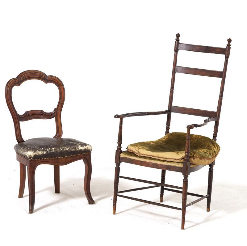 Due sedie diverse in legno  - Auction Antique - Cambi Casa d'Aste