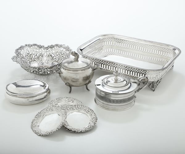 Lotto di oggetti in argento. Varie argenterie del XX secolo