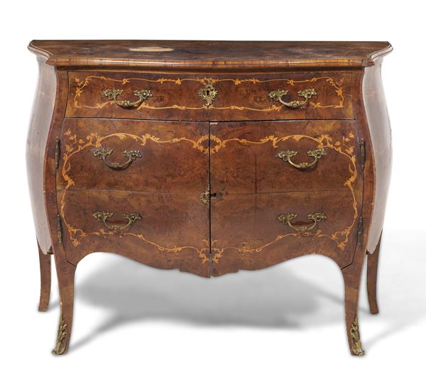 Commode lastronata e intarsiata. XIX-XX secolo