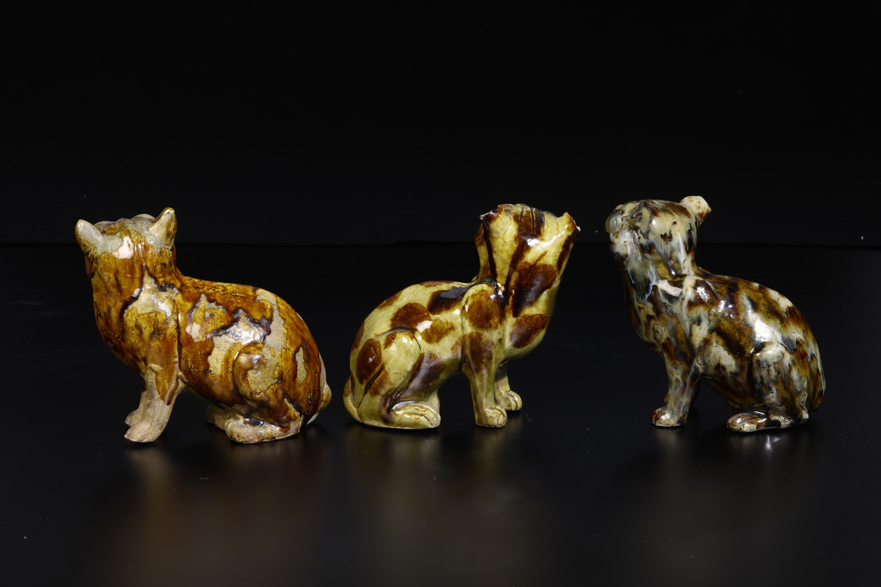 Figure di Tre Gatti in Gres a Smalti Sancai, Cina, XIX Secolo