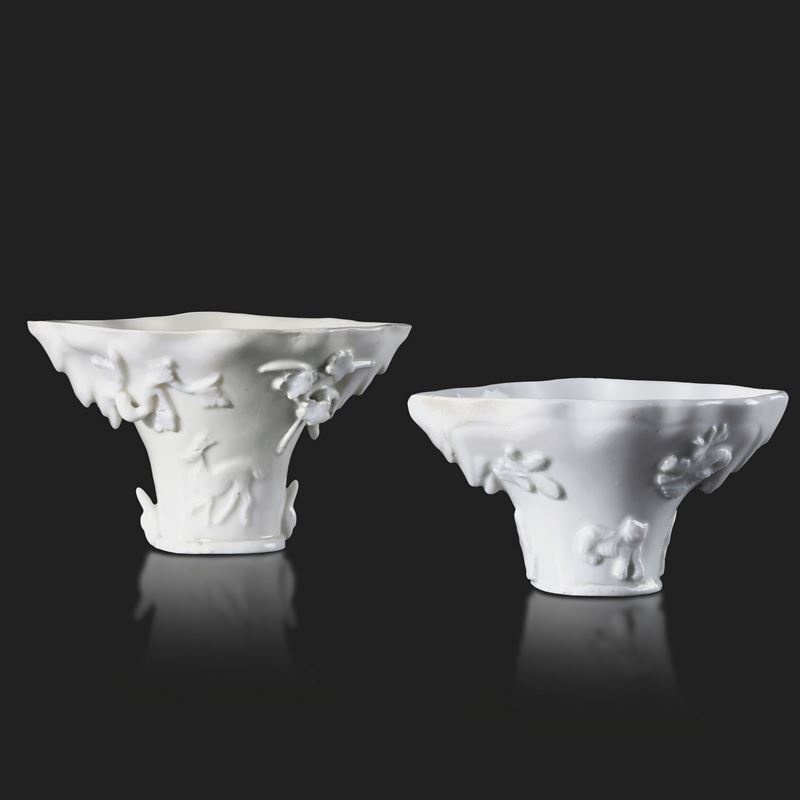 Two Dehua porcelain bowls, Blanc de Chine with dragons and animals in relief, China, 18th century  - Auction Fine Asian Works of Art - I - Cambi Casa d'Aste
