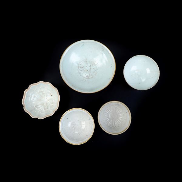 Serie di cinque coppe Ginpai, alcune incise Song del Sud, Cina, Dinastia Song (960-1279)