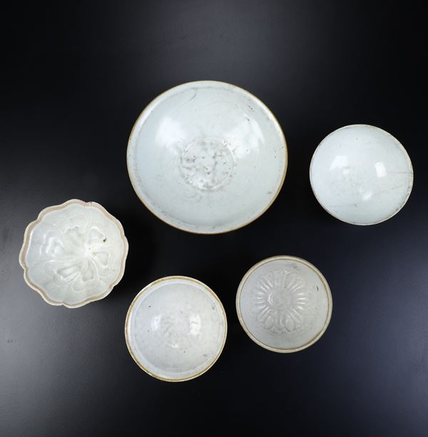 Serie di cinque coppe Ginpai, alcune incise Song del Sud, Cina, Dinastia Song (960-1279)