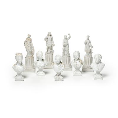 Diverse Figurine e un Orologio, XX Secolo.