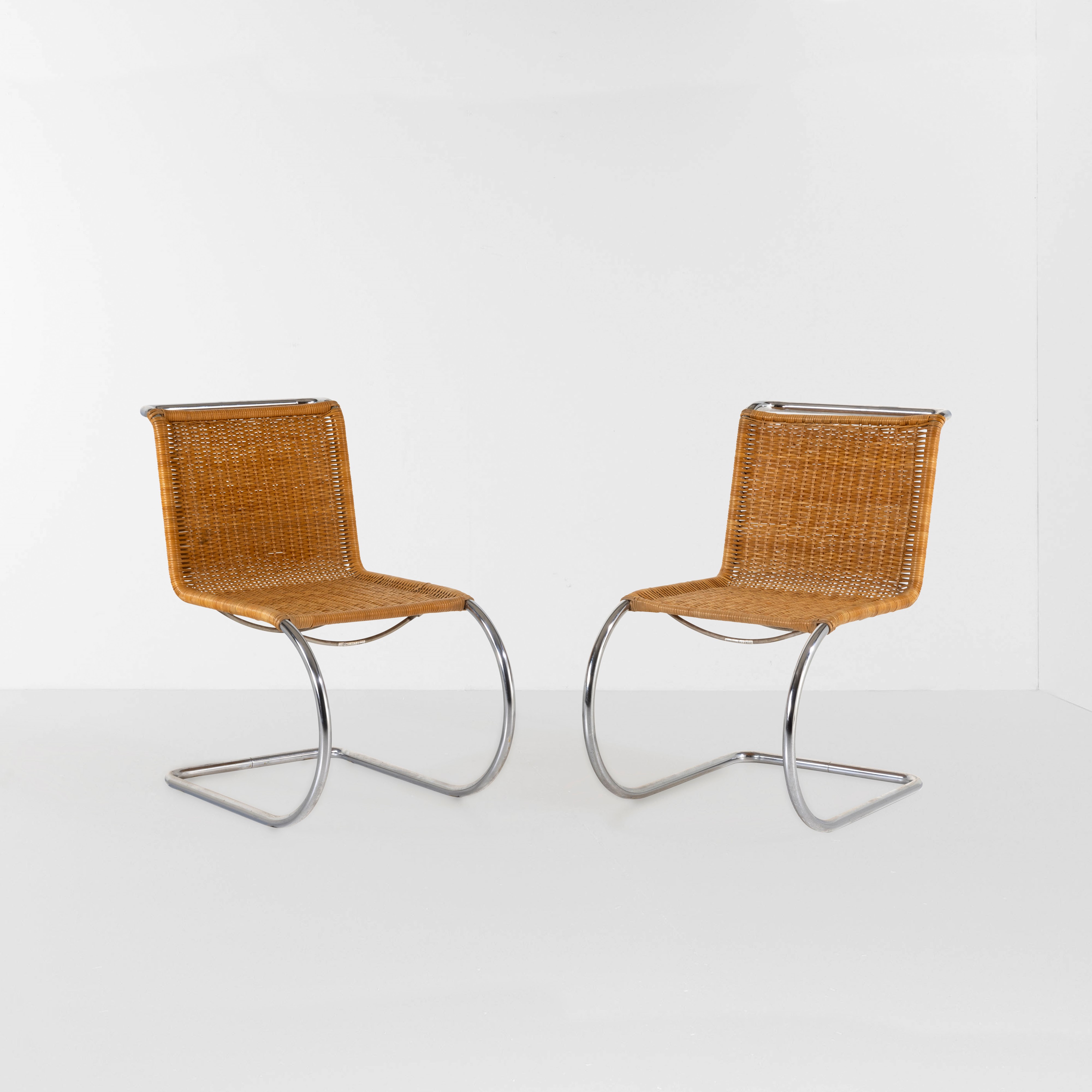 Ludwig Mies Van Der Rohe - Due Sedie Mod. S533l
