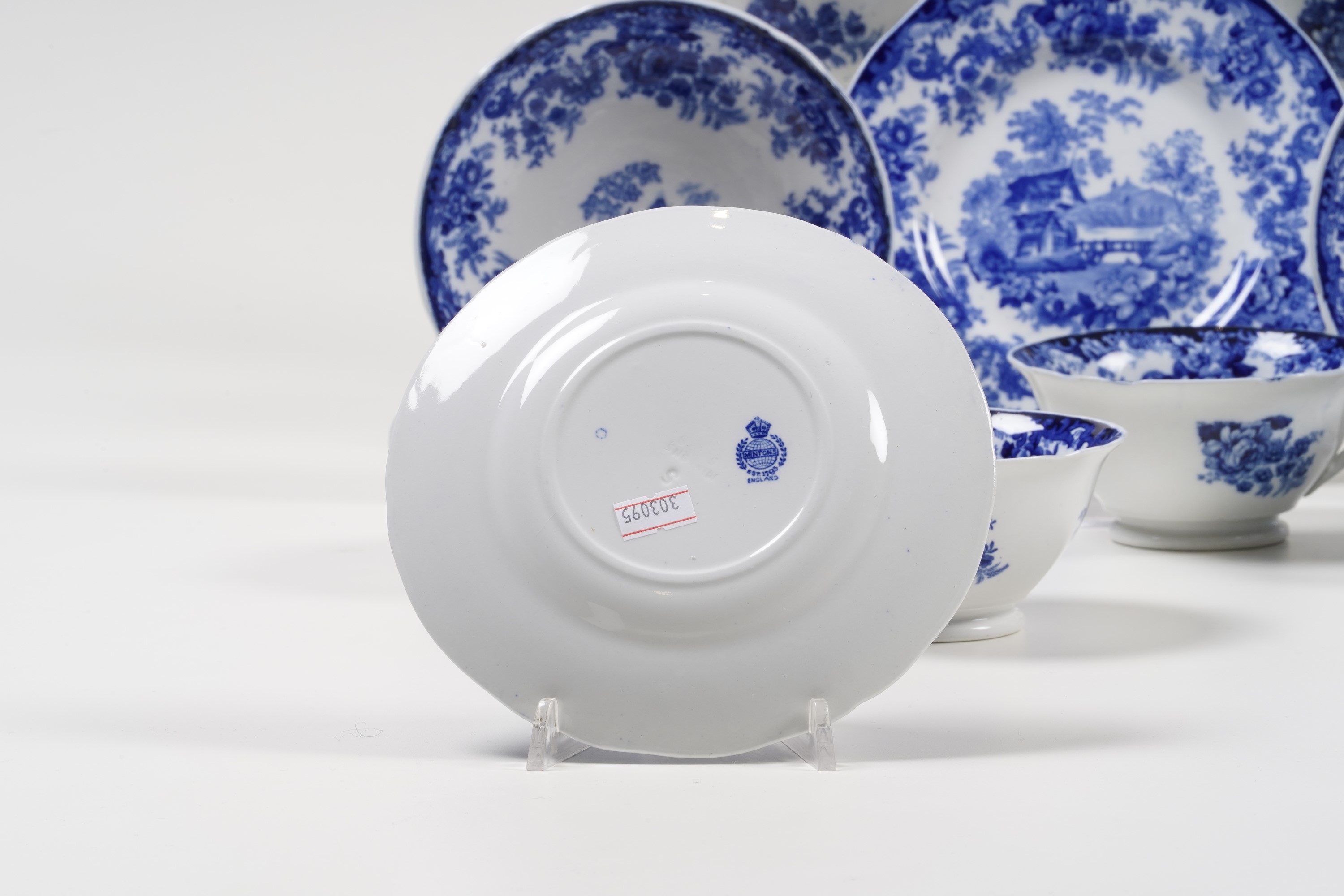 Parte di Servizio da Tè.inghilterra, Manifattura Minton, 1912-1950.nove Tazze da Tè con 12 Piatti...