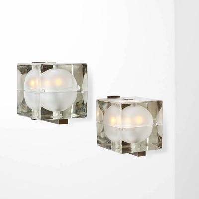 Due Lampade a Parete Mod. Cubosfera