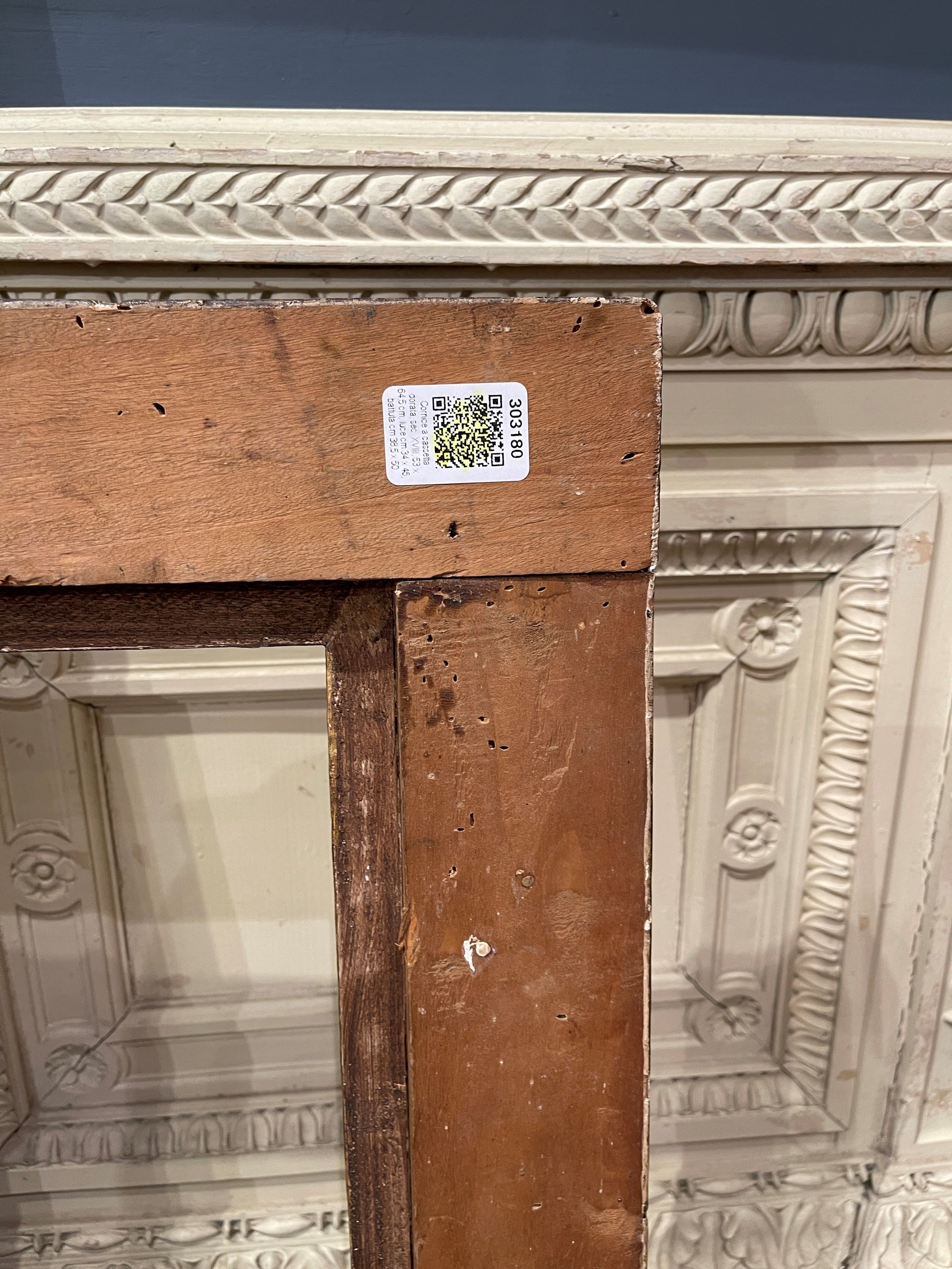 Cornice a Cassetta Dorata e Laccata. XVIII Secolo
