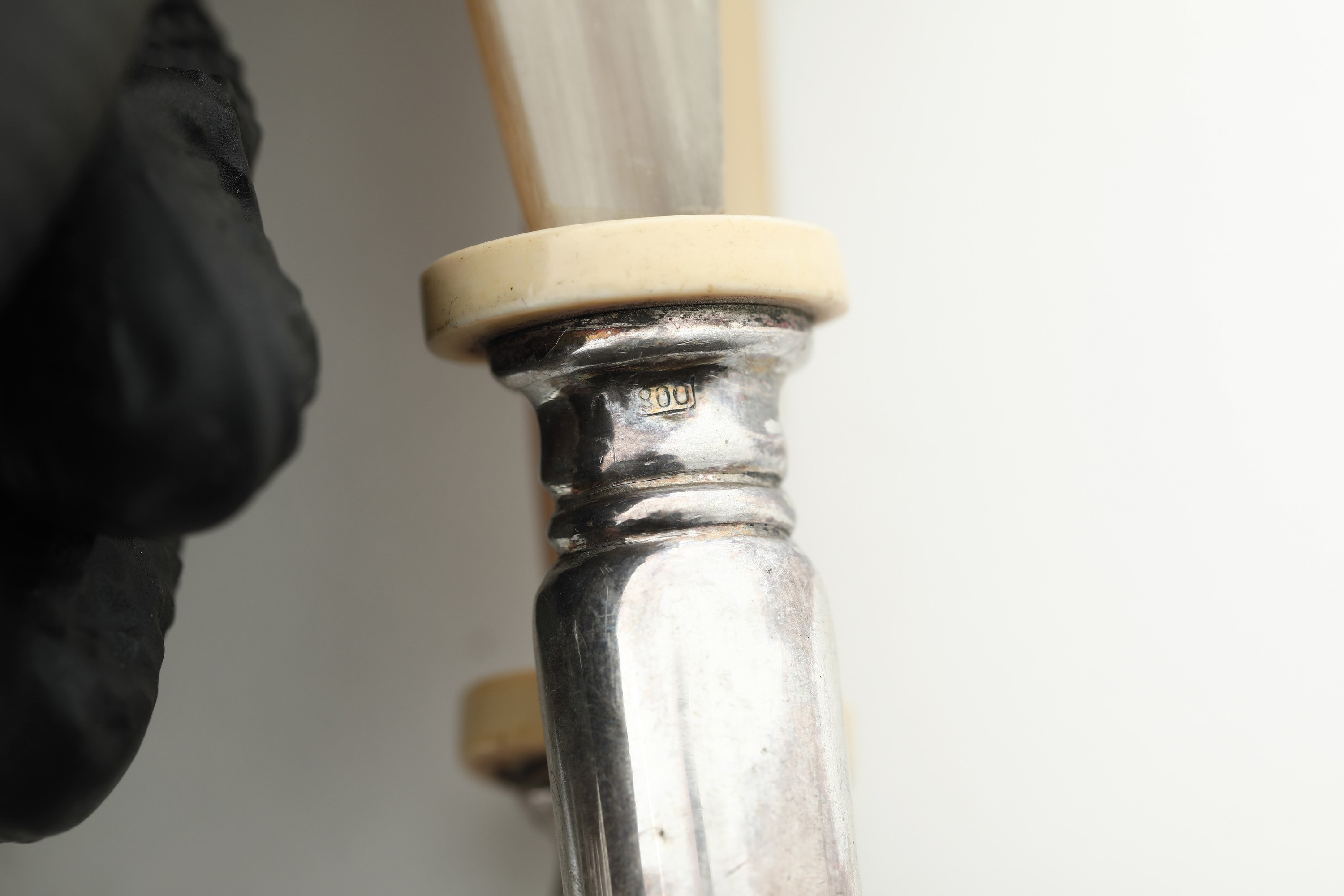 Undici Cucchiai in Argento e Due Posate da Portata. Argenteria Italiana del XX Secolo