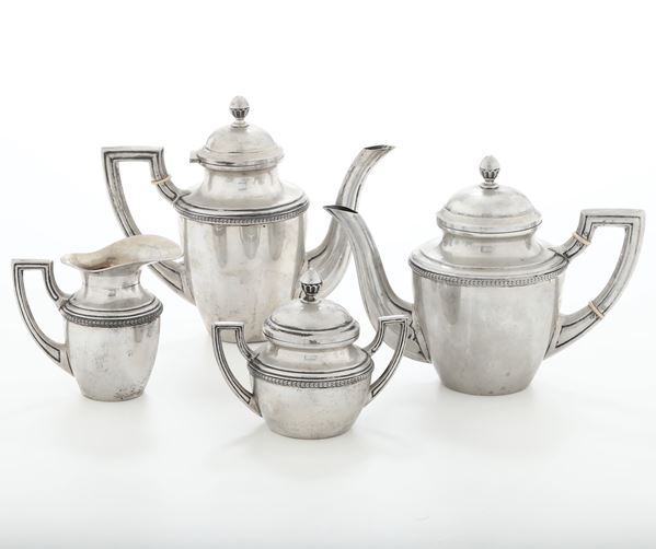 Servizio da tè e caffè. Argenteria italiana della prima metà del XX secolo