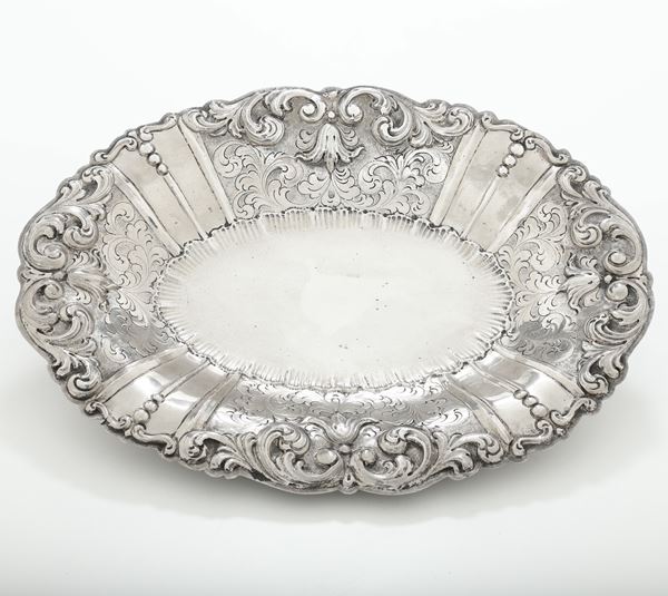 Alzata centrotavola. Argenteria italiana della prima metà del XX secolo