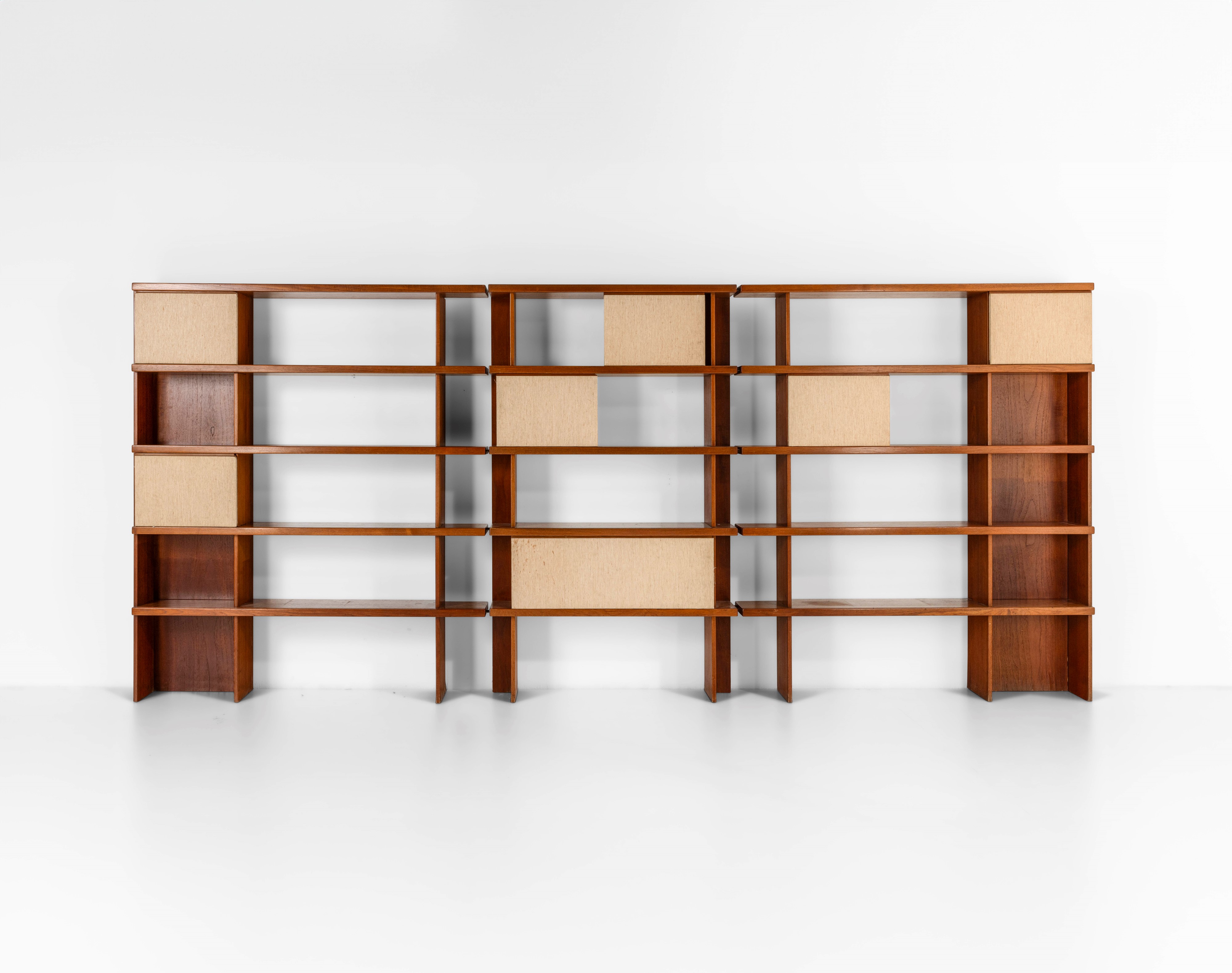 Ilmari Tapiovaara - Libreria