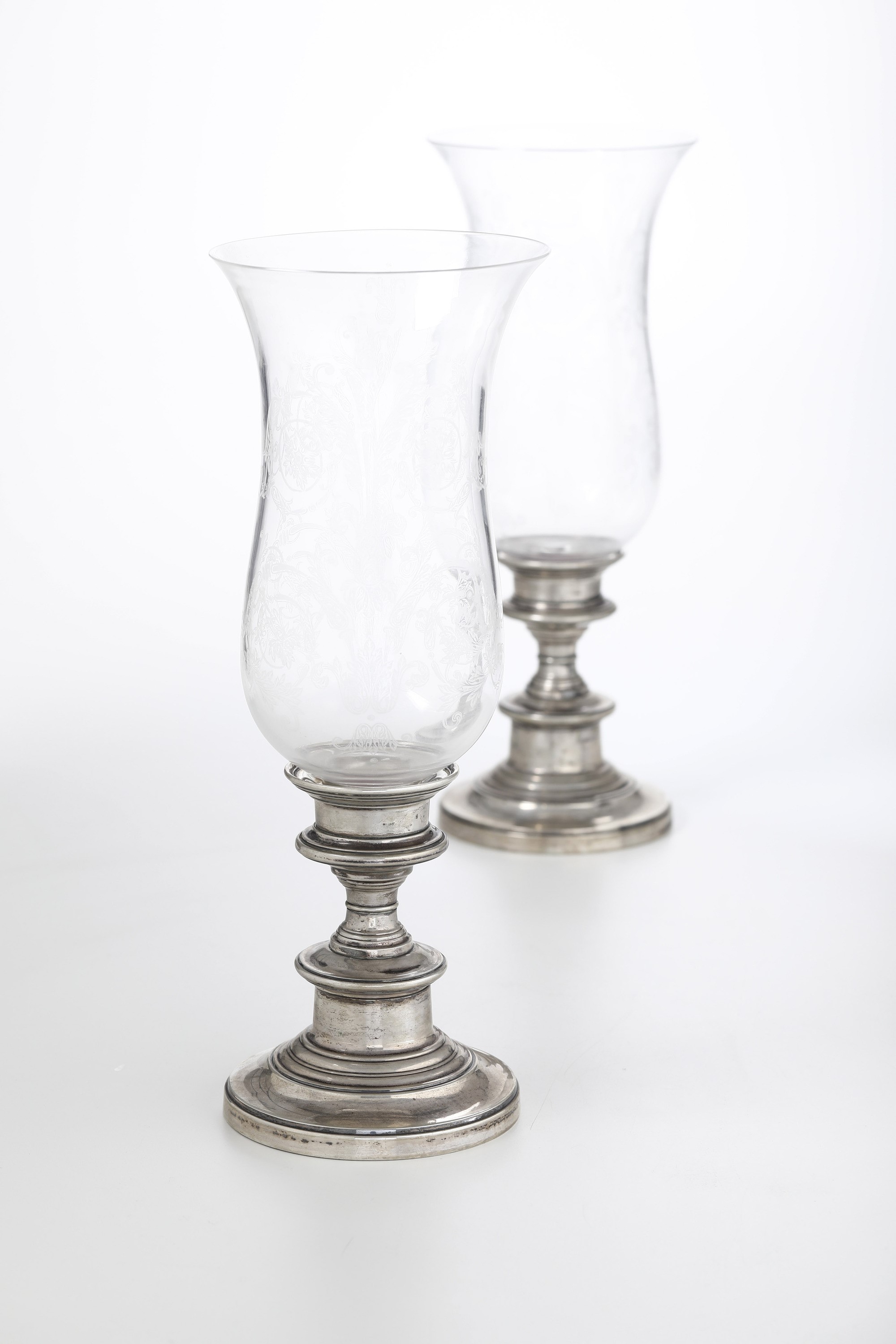 Coppia di Candelieri. Argenteria Italiana del XX Secolo, Argentiere Ricci & C., Alessandria