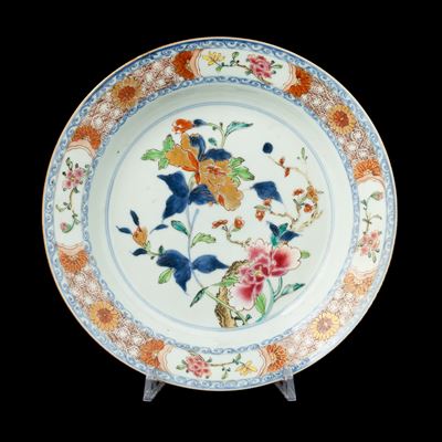Piatto in porcellana Imari, Famiglia Rosa, motivi floreali, Cina, Dinastia Qing, epoca Qianlong (...
