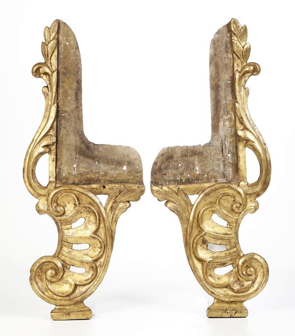 Due antichi fregi in legno dorato per specchiera. XVIII secolo