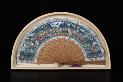 Ventaglio Dipinto Raffigurante Scena di Vita Comune, Cina, Dinastia Qing, XIX Secolo