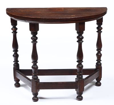 Tavolo Demi Lune in Legno Tornito. XIX Secolo