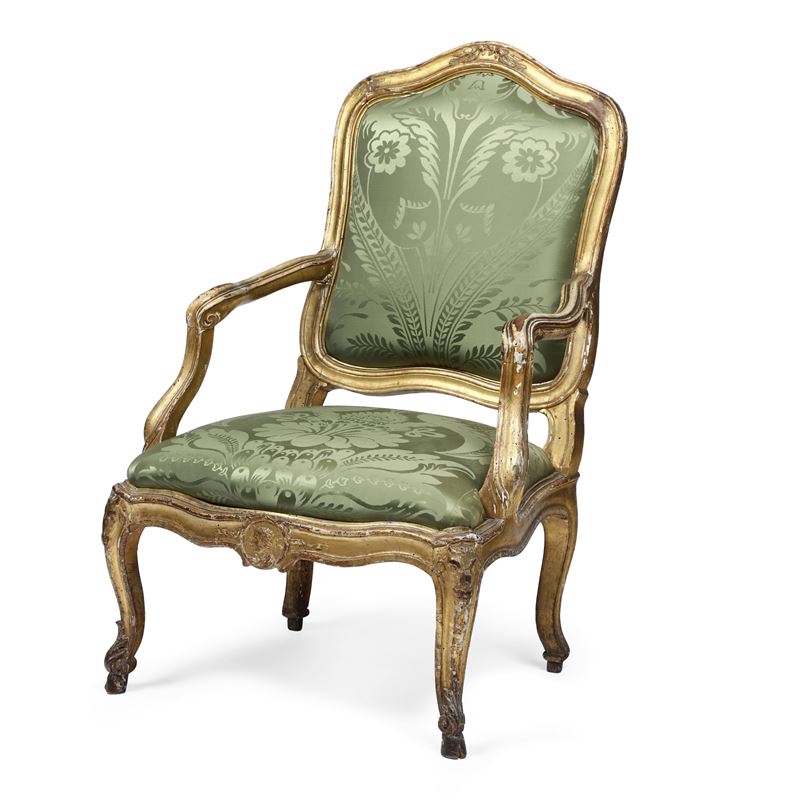 Poltrona Luigi XV in legnop intagliato e dorato.  - Auction Antique - Cambi Casa d'Aste