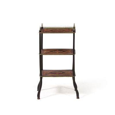Etagère a tre ripiani, legno lastronato ed intarsiato, XIX-XX secolo