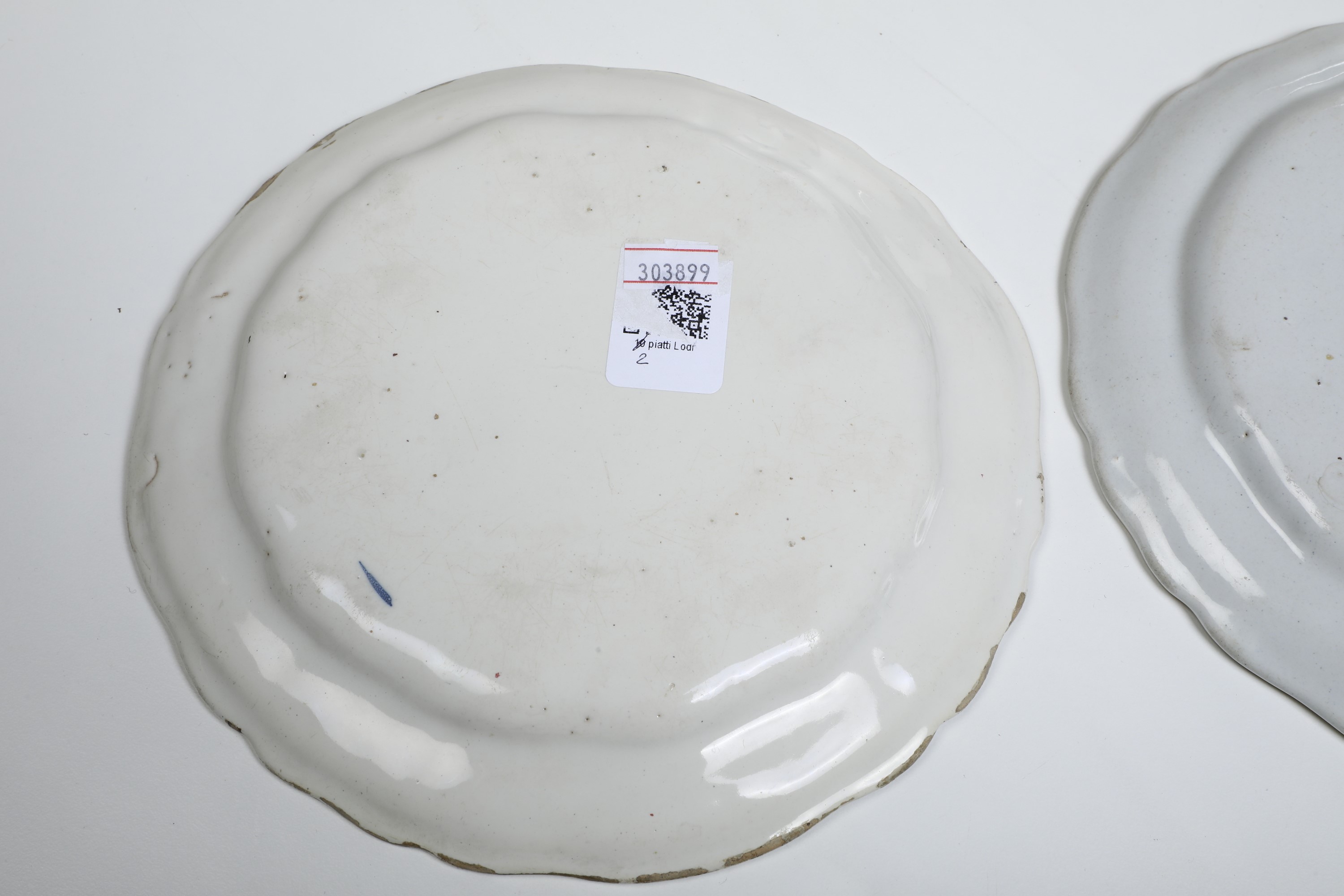 Lodi, Fabbrica di Antonio Ferretti, Due piatti in maiolica policroma (terzo quarto del XVIII seco...