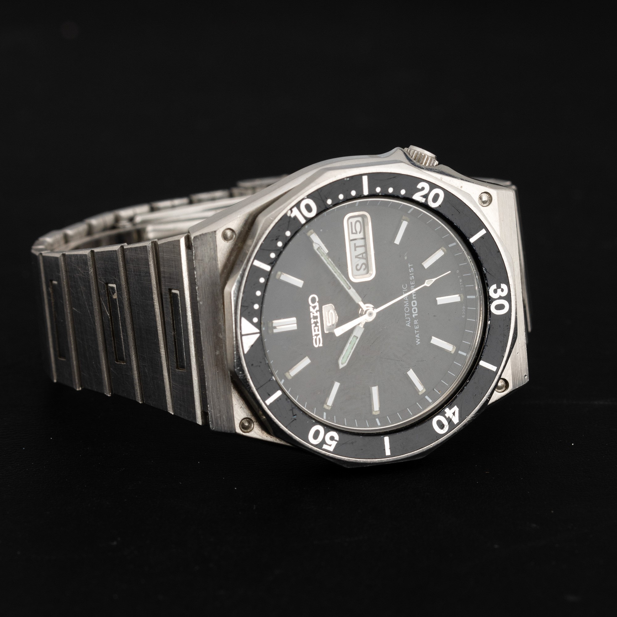 Seiko - Diver Automatico in Acciaio con Ghiera Girevole e Indicazione di Giorno e Data, Quadrante...