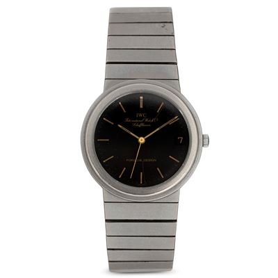 Porsche Design Lady in Titanio, Quadrante Nero con Indici Dorati e Datario, 32 MM