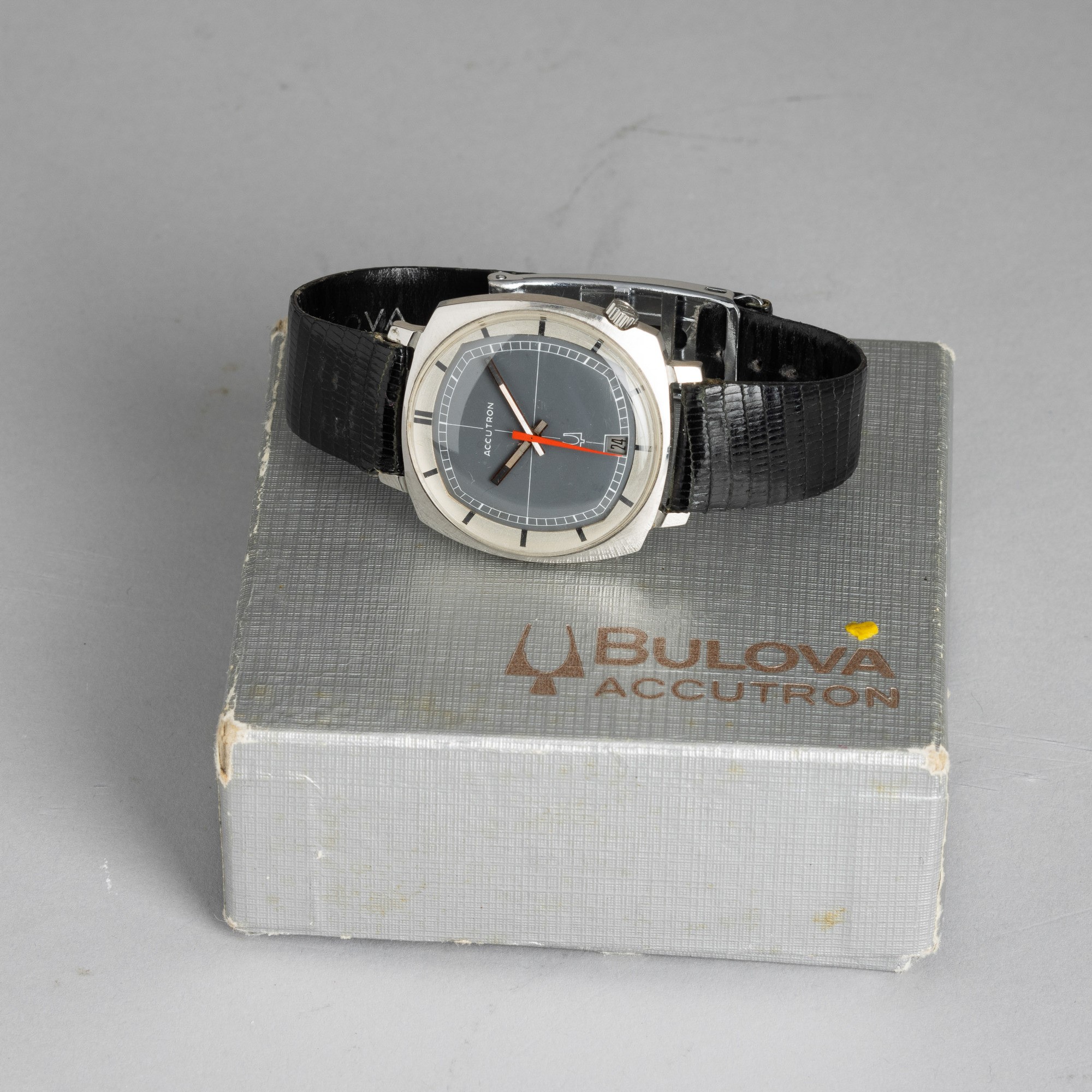 Bulova - Accutron di Forma con Quadrante Grigio Antracite Due Toni, Movimento Elettromeccanico a ...