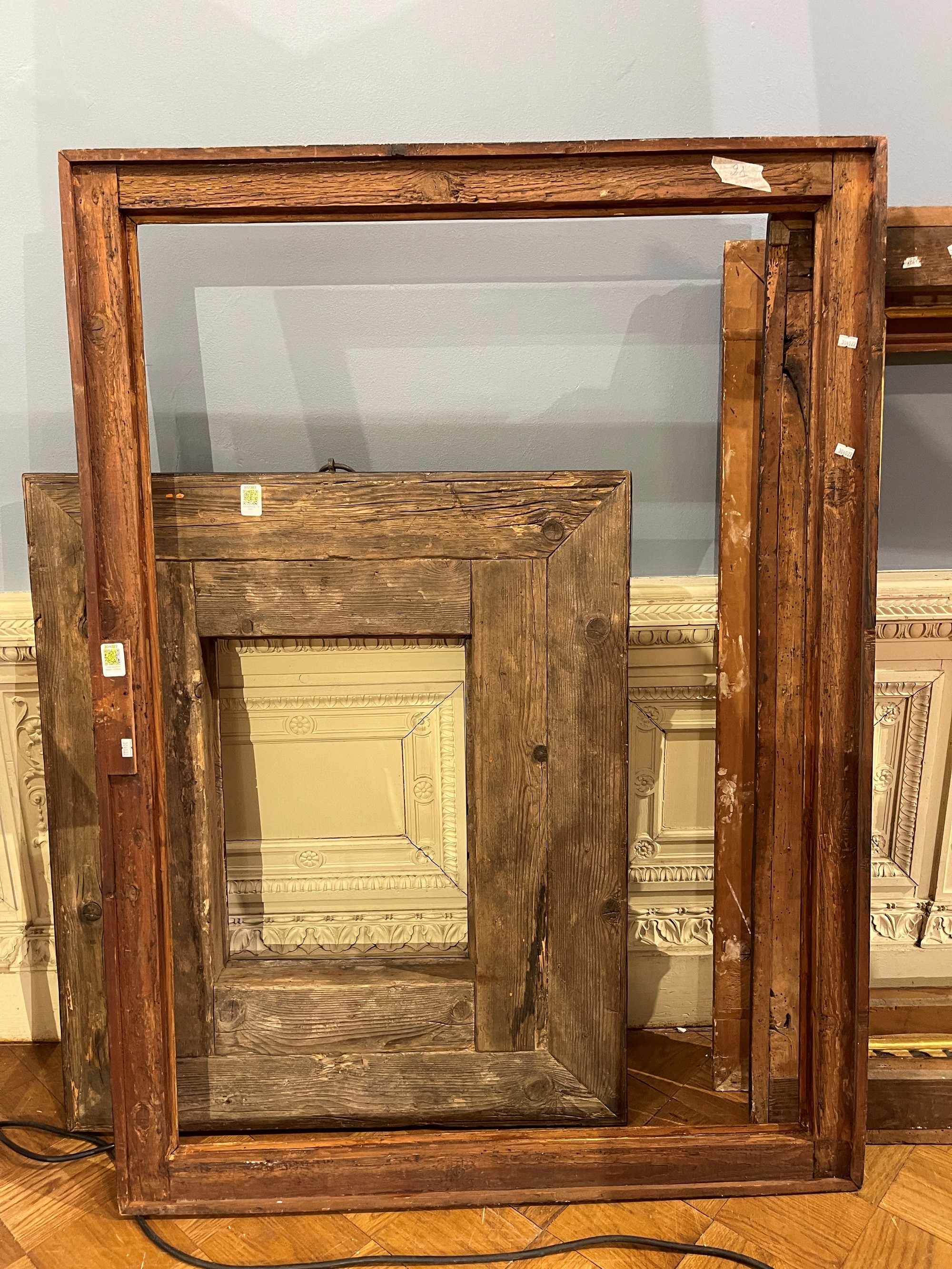 Cornice Laccata e Dorata, Marche XVIII Secolo