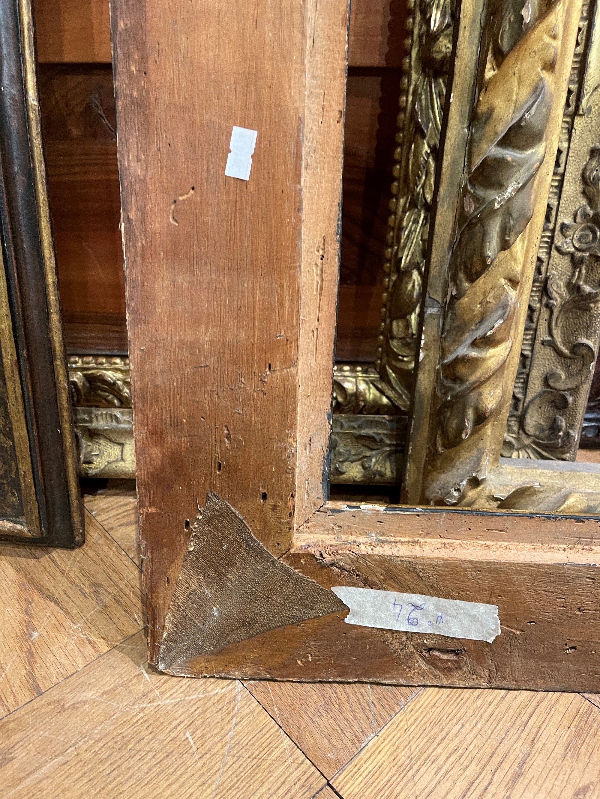Cornice Modanata in Legno Ebanizzato e Dorato, Umbria XVII Secolo