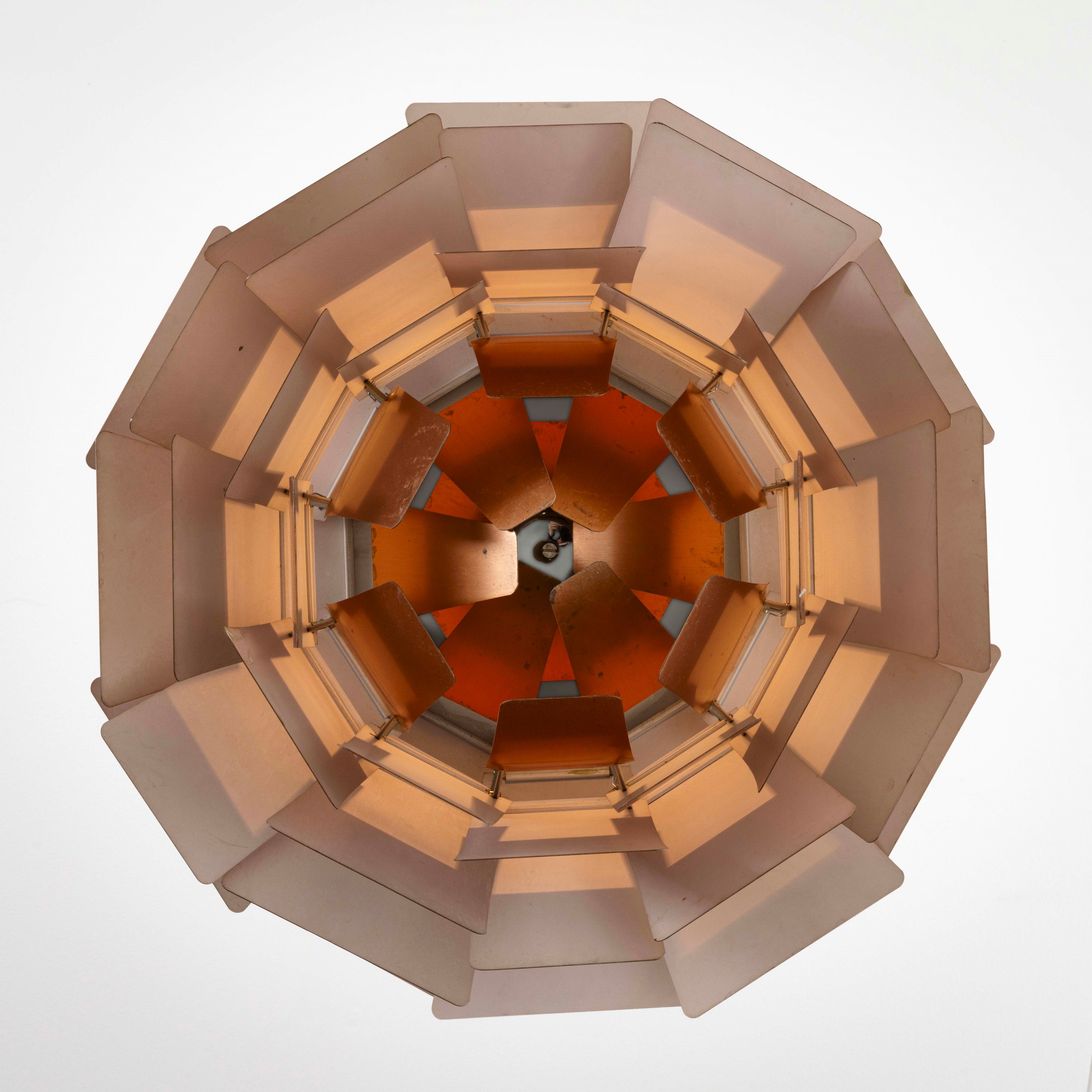 Poul Henningsen - Lampada a sospensione modello Artichoke, ottone ramato e metallo cromato