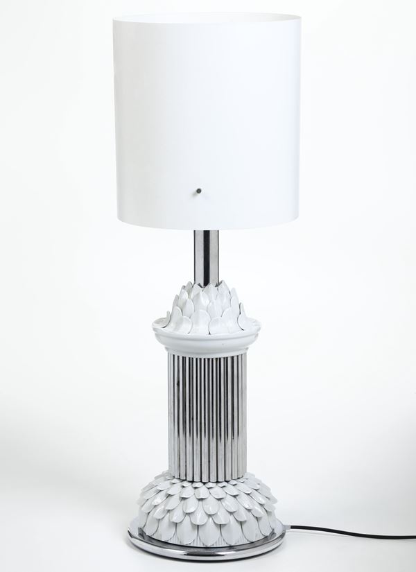 Abat-jour in acciaio e ceramica. XX secolo