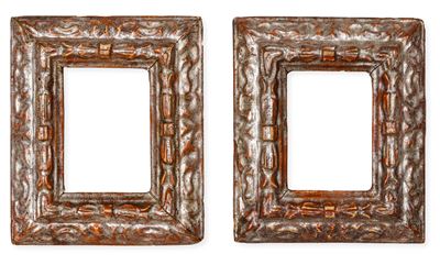 Coppia di Cornici in Legno Intagliato e Argentato. Emilia, XVII Secolo