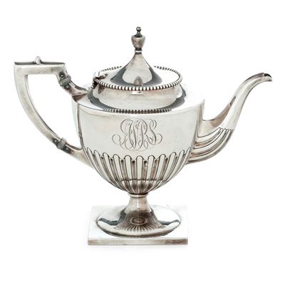 Tiffany & Co., Teiera, argento 925 fuso sagomato e cesellato, XX secolo