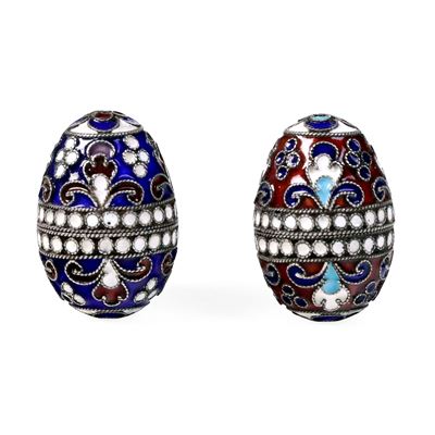 Coppia di uova decorative, Russia, XX secolo, argento e smalti cloisonné